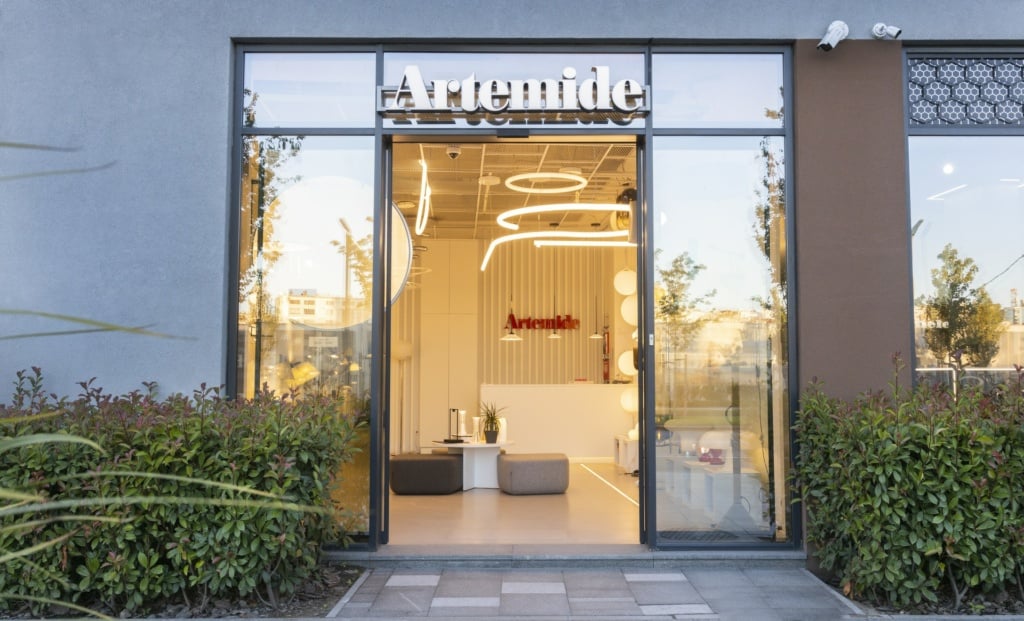 Osim izložbenog prostora i prodaje asortimana, Artemide Belgrade mesto je susreta arhitekata i dizajnera. Posetite showroom u kompleksu Beograd na vodi!